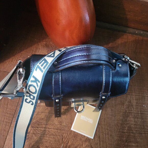 NWOT  Michael Kors Manhattan Metallic Satchel/Crossbody purse  Medium - Picture 3 of 15